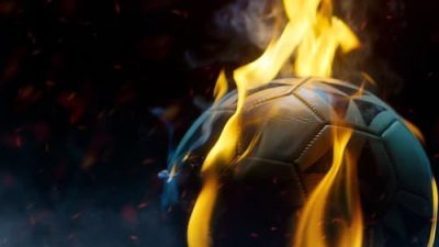 Futbol Kulübünde Yangın: Kül Olan Hayaller 1.Sezon 3.Bölüm izle